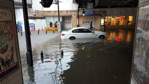 千葉駅 大規模冠水がヤバい 現在の被害状況とは 低気圧の激しい雨 台風の影響で受けた被害に災害の恐れ